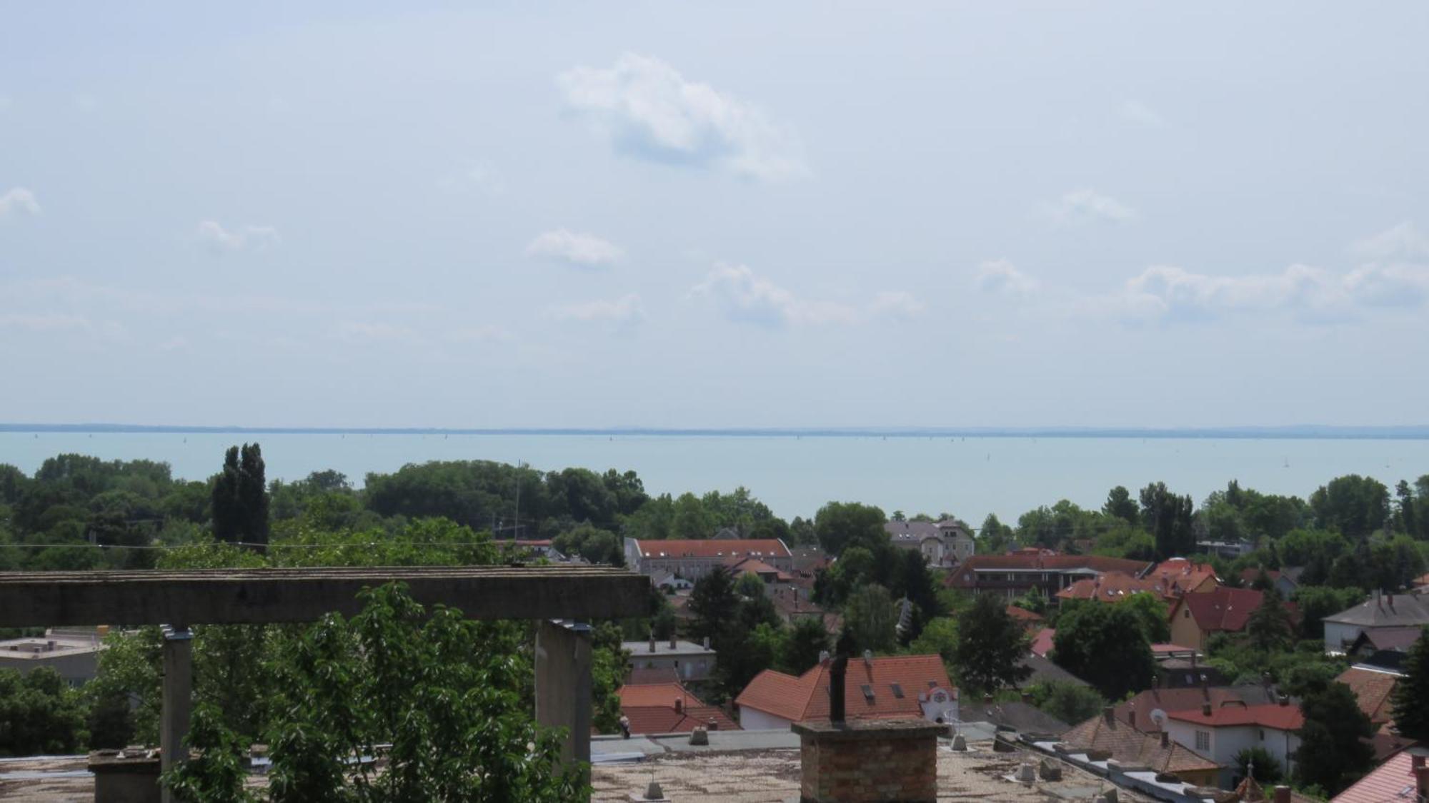 فندق Prima Porta Vendeghaz Balatonalmádi المظهر الخارجي الصورة