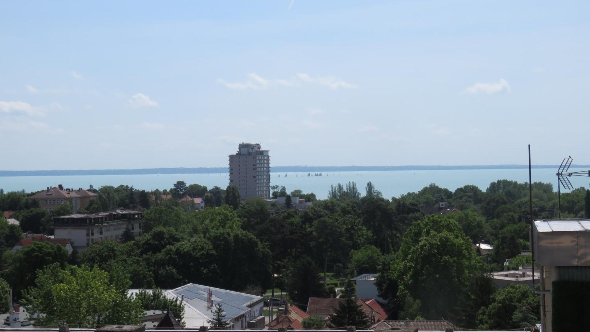 فندق Prima Porta Vendeghaz Balatonalmádi المظهر الخارجي الصورة